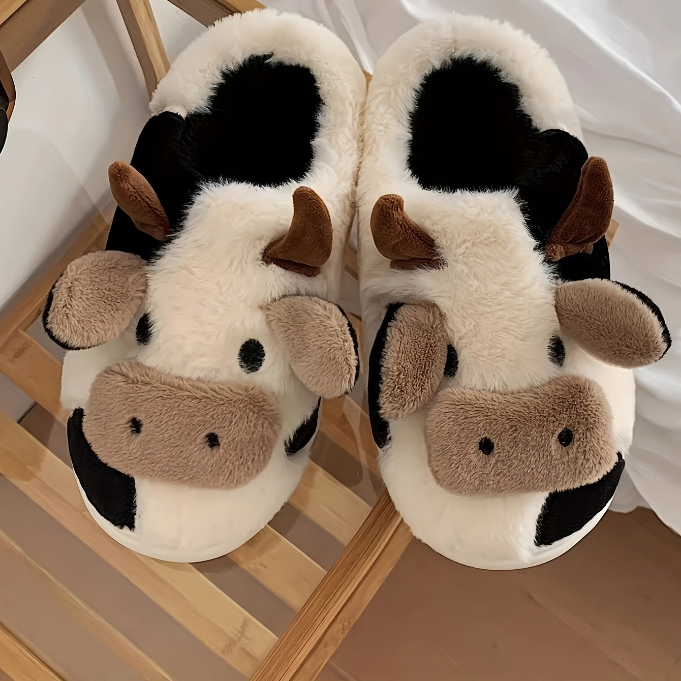 Emily | Cute Koe-Design Slippers