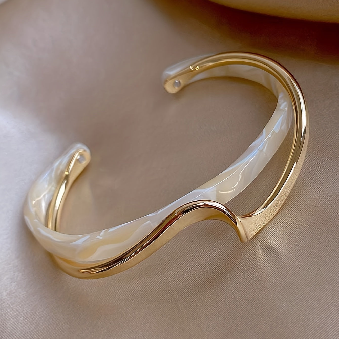 Amelia | Minimalistische 18K Goud Vergulde Armband met Imitatieparel