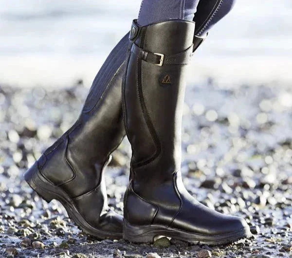 Selma – Hohe Winterstiefel mit verstellbarer Schnalle für Damen