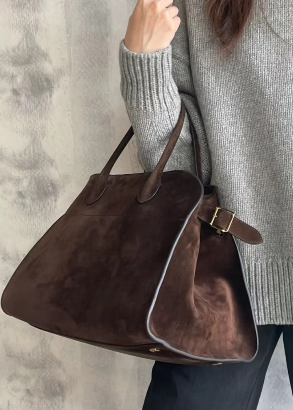 Kelly - Suede luxe travel bag