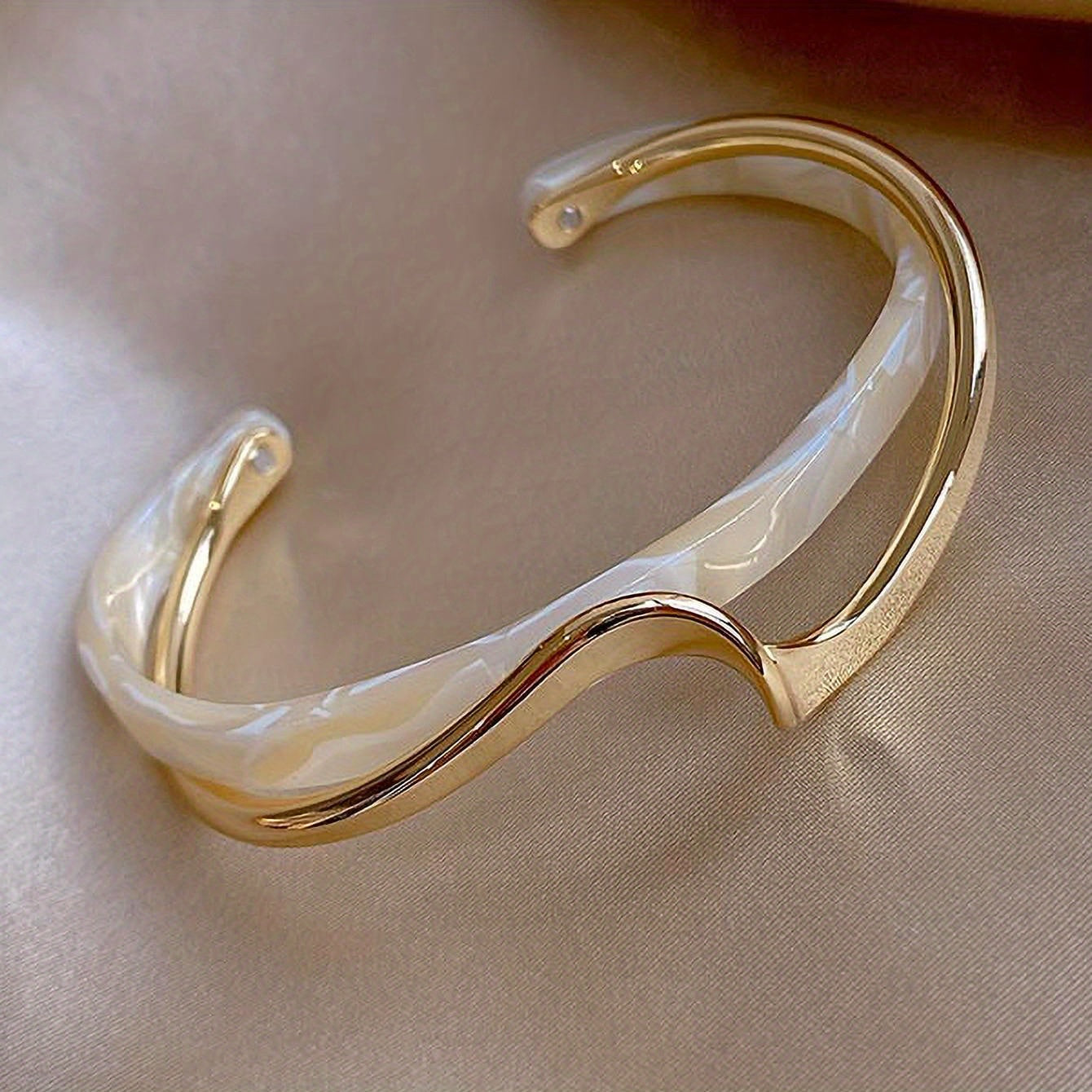 Amelia | Minimalistische 18K Goud Vergulde Armband met Imitatieparel