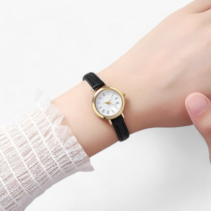 Nora – Elegante Miniaturuhr – Stilvoller Minimalismus für jeden Tag